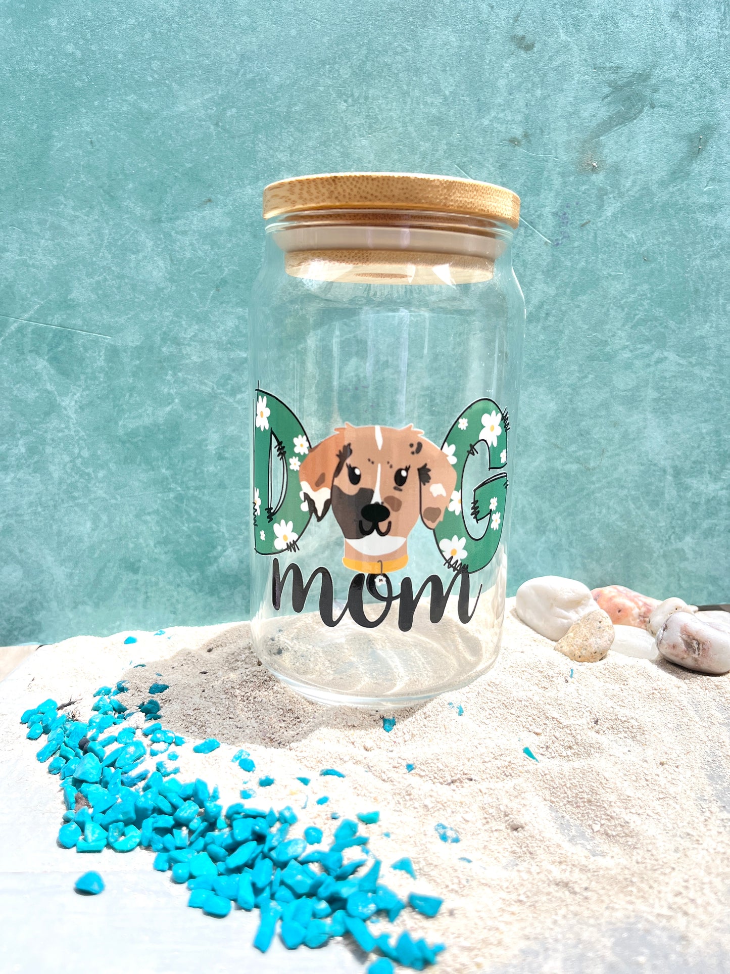 Vaso de cristal personalizado "DOG MOM" ft Woof by Bonnie
