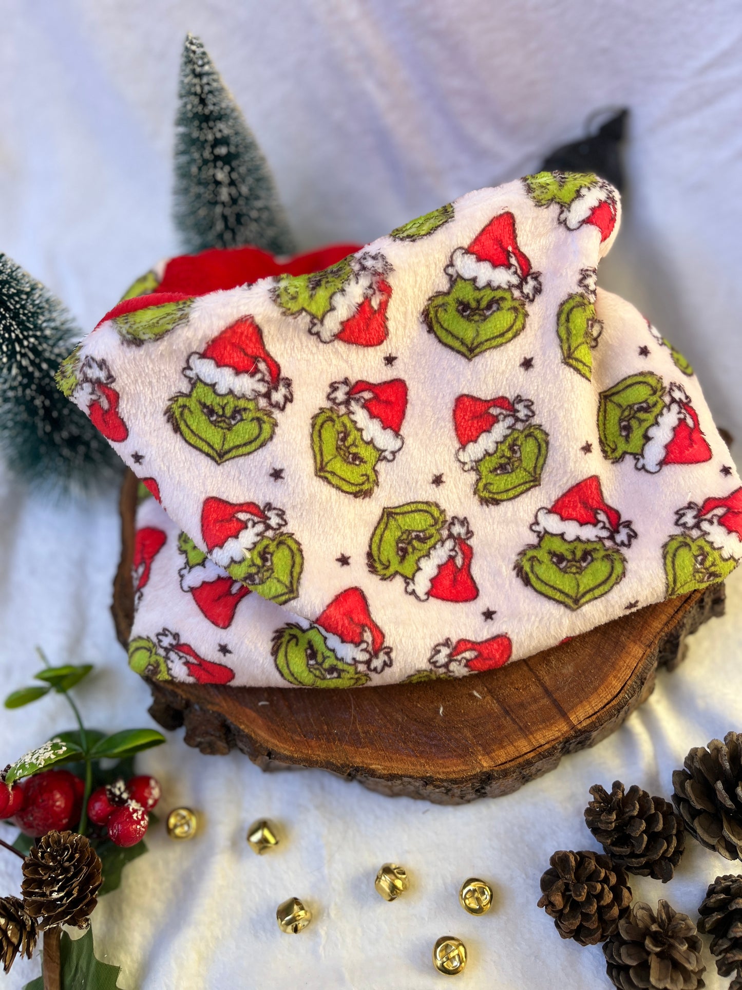 Bufanda con diseño "Grinch"